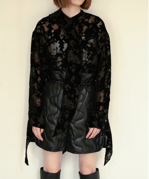 LE CIEL BLEU(ルシェルブルー)の「アブストラクトバーンアウトタイブラウス / Abstract Burnout Tie Blouse(シャツ/ブラウス・レディース・ブラック/グリーン・36)」の1枚目の写真