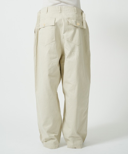 marka（マーカ）の「UTILITY PANTS WIDE（チノパンツ・メンズ・アイボリー/ダークグリーン・1/2）」の9枚目の写真
