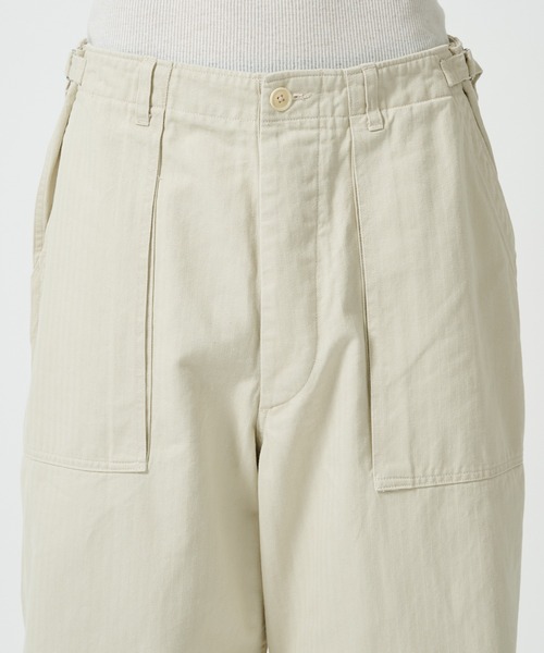 marka（マーカ）の「UTILITY PANTS WIDE（チノパンツ・メンズ・アイボリー/ダークグリーン・1/2）」の8枚目の写真