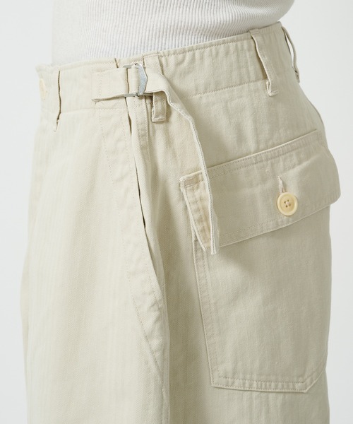 marka（マーカ）の「UTILITY PANTS WIDE（チノパンツ・メンズ・アイボリー/ダークグリーン・1/2）」の7枚目の写真