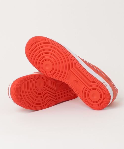 NIKE（ナイキ）の「ナイキ エア フォース 1 '07 メンズシューズ / Nike Air Force 1 '07 Men's Shoes＜24-33cm 展開＞（スニーカー・メンズ・レッド系その他2/ブラック/ホワイト/ホワイト系その他2/ホワイト系その他3/ホワイト系その他4/ホワイト系その他5・28.5/26/28/24.5/24/27.5/25/25.5/29/26.5/30/27/29.5/31/32/33/30.5）」の9枚目の写真