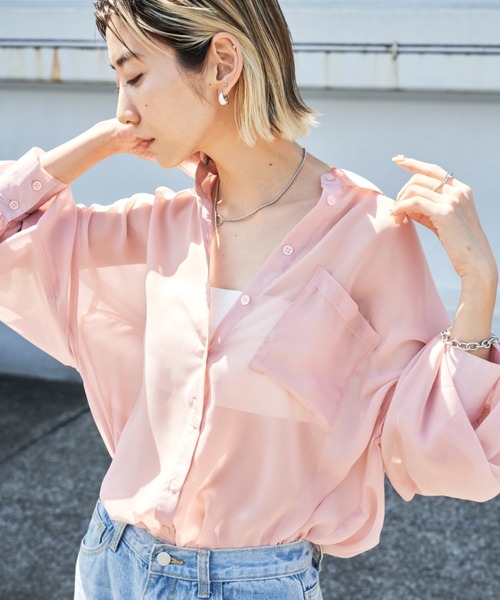 Auntie Rosa Holiday（アンティローザホリデー）の「ジョーゼットシアーレギュラーカラーシャツ（シャツ/ブラウス・レディース・ピンク/オフホワイト/ブルー/ブラック・FREE）」の4枚目の写真