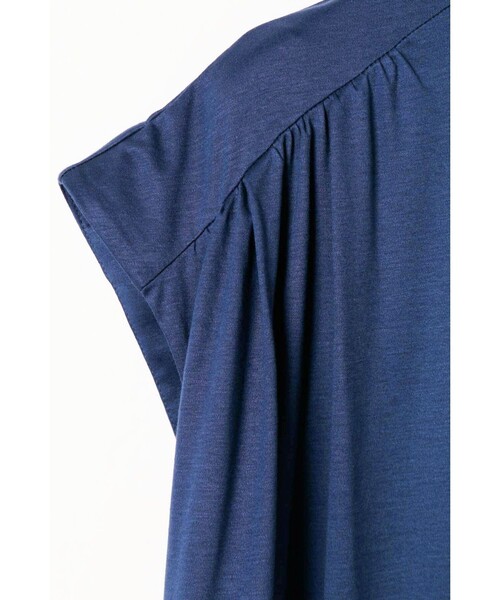 MIDIUMISOLID（ミディウミソリッド）の「ギャザーストレートワンピース（ワンピース・レディース・ブラック/ベージュ/ネイビー・FREE）」の12枚目の写真