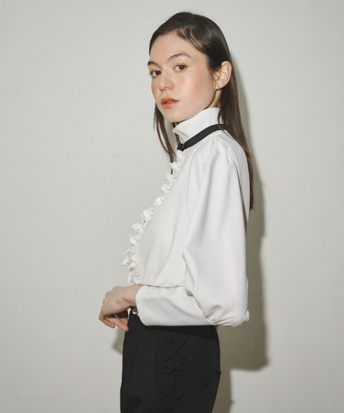MIRO AMURETTE（ミロアミュレット）の「waiter ribbon blouse/蝶