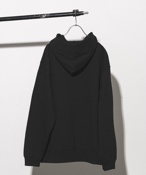 KLON（クローン）の「KLON ILLUSTRATION collab:R11R[beginning]@helmippe PARKA（パーカー・メンズ・ブラック・L size/M size）」の2枚目の写真