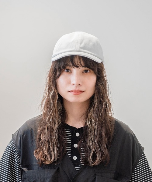ORNERTE(オルネート)の「ORNERTE BASIC 6P CAP_LOW TYPE 【ユニセックス】深さとサイズが選べるUVカットキャップー浅め-(キャップ・メンズ・ブラック/ベージュ/ダークグレー/ホワイト/ネイビー/ブラウン/オリーブ/ライトベージュ・59cm/56cm/65cm/62cm)」の10枚目の写真