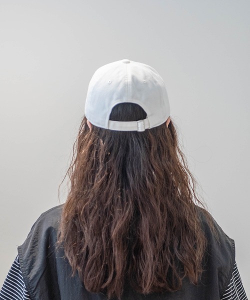 ORNERTE(オルネート)の「ORNERTE BASIC 6P CAP_LOW TYPE 【ユニセックス】深さとサイズが選べるUVカットキャップー浅め-(キャップ・メンズ・ブラック/ベージュ/ダークグレー/ホワイト/ネイビー/ブラウン/オリーブ/ライトベージュ・59cm/56cm/65cm/62cm)」の12枚目の写真