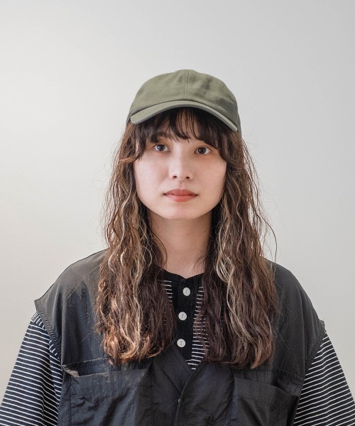 ORNERTE(オルネート)の「ORNERTE BASIC 6P CAP_LOW TYPE 【ユニセックス】深さとサイズが選べるUVカットキャップー浅め-(キャップ・メンズ・ブラック/ベージュ/ダークグレー/ホワイト/ネイビー/ブラウン/オリーブ/ライトベージュ・59cm/56cm/65cm/62cm)」の15枚目の写真