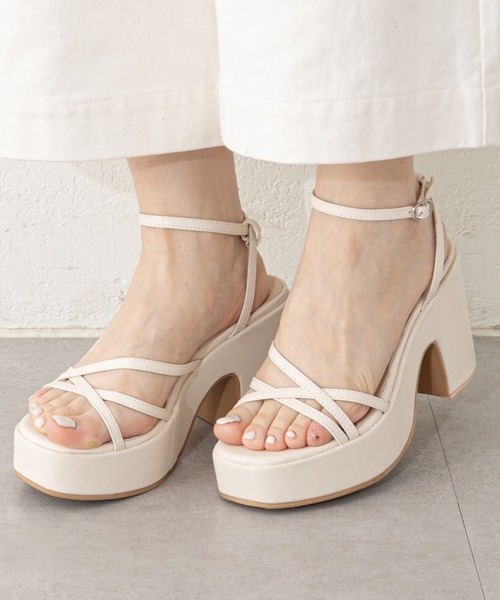 Chico(チコ)の「【2023SS】厚底ナローストラップサンダル(サンダル・レディース・シルバー/ブラック/アイボリー・SMALL/MEDIUM/LARGE)」の2枚目の写真