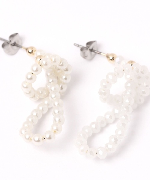 GLOBAL WORK（グローバルワーク）の「ノットデザインピアス/一部店舗限定/189305（ピアス（両耳用）・レディース・オフホワイト/ホワイト・FREE）」の5枚目の写真