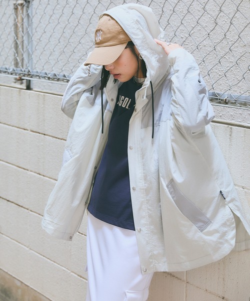 KANGOL SPORT(カンゴールスポーツ)の「【KANGOL SPORT】ワイドマウンテンパーカー《撥水》(ブルゾン・レディース・ラベンダー/ベージュ/ホワイト/ブラック/ライトベージュ/カーキ/ベージュ系その他/パープル系その他/ホワイト系その他/ブラック系その他/サックスブルー・LL/M/L)」の12枚目の写真