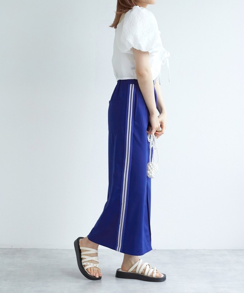 w closet（ダブルクローゼット）の「サイドラインスカート（スカート