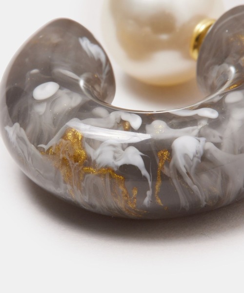 FOREVER 21(フォーエバー トゥエンティーワン)の「マーブルリングピアス(ピアス(両耳用)・レディース・グレー系その他/ブラウン/オフホワイト・FREE)」の6枚目の写真