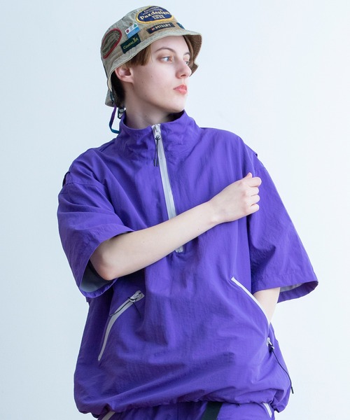 Universal Style Wear(ユニバーサルスタイルウェア)の「Universal Style Wear ハーフジップ スタンド アノラック(その他トップス・メンズ・ブラック/パープル/オフホワイト/グリーン・LARGE/MEDIUM/X-LARGE)」の4枚目の写真