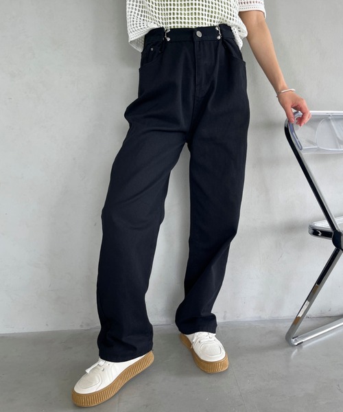 CLEA(クレア)の「タックデザイン ストレートカラーデニムパンツ(デニムパンツ・レディース・ピンク/ホワイト/サックスブルー/ブラック/ブルー・L/M)」の2枚目の写真