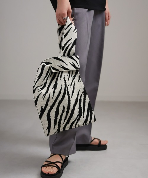sakishimatokyo（サキシマトーキョー）の「ゼブラ柄ハンドBAG（ハンドバッグ・レディース・オフホワイト/ベージュ・FREE）」の2枚目の写真