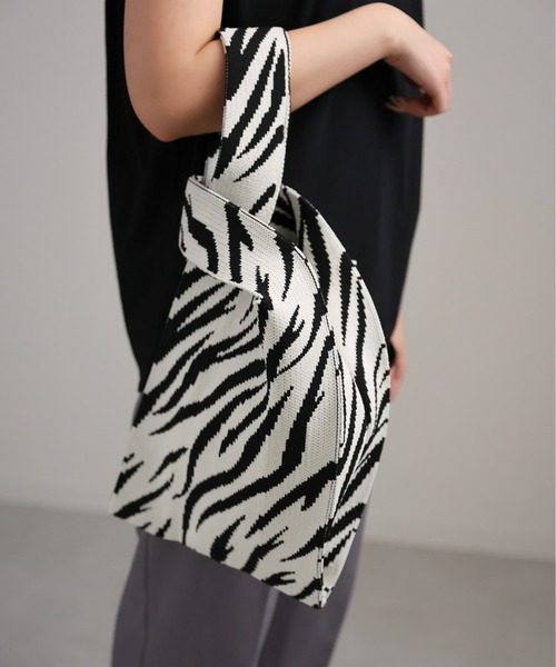 sakishimatokyo（サキシマトーキョー）の「ゼブラ柄ハンドBAG（ハンドバッグ・レディース・オフホワイト/ベージュ・FREE）」の8枚目の写真