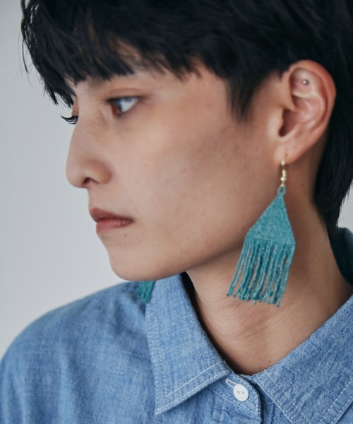 ROSE BUD(ローズバッド)の「(Ink+Alloy)ビーズフリンジピアス(ピアス(両耳用)・レディース・ピンク/ブルー/ゴールド・FREE)」の2枚目の写真