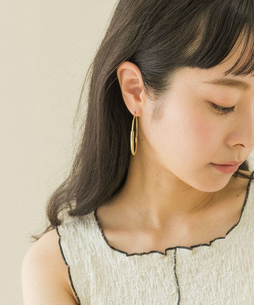 SMELLY（スメリー）の「オーバーラップフープピアス（ピアス（両耳用）・レディース・ゴールド・-）」の3枚目の写真