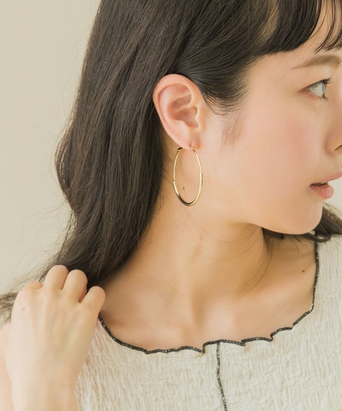 SMELLY（スメリー）の「オーバーラップフープピアス（ピアス（両耳用）・レディース・ゴールド・-）」の5枚目の写真