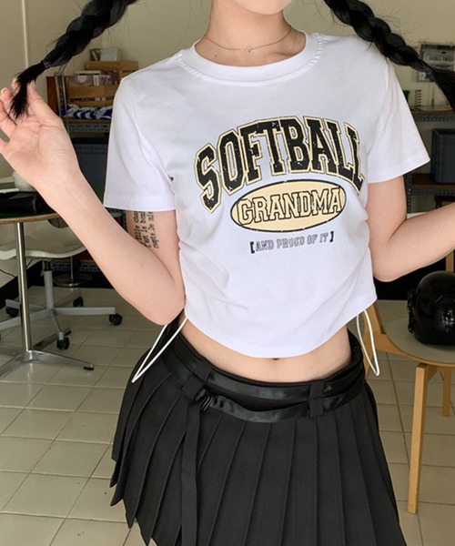 LYEON(リヨン)の「サイドシャーリングロゴTシャツ(Tシャツ/カットソー・レディース・ピンク/ベージュ/ホワイト/チャコールグレー・FREE)」の2枚目の写真