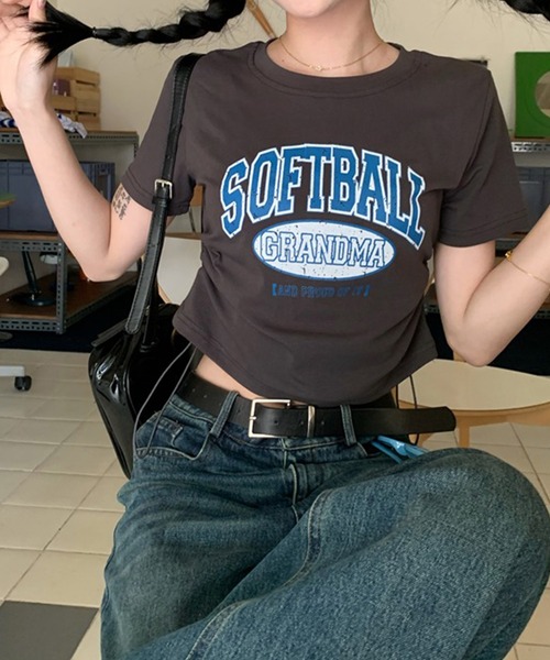 LYEON(リヨン)の「サイドシャーリングロゴTシャツ(Tシャツ/カットソー・レディース・ピンク/ベージュ/ホワイト/チャコールグレー・FREE)」の7枚目の写真