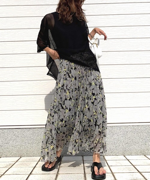 Q（キュー）の「アクセントフラワープリーツスカート（スカート・レディース・ブラック系/ブルー系・MEDIUM）」の3枚目の写真