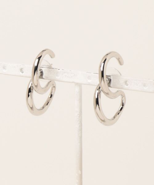 notch.(ノッチ)の「立体デザインピアス(ピアス(両耳用)・レディース・ゴールド/シルバー・ONESIZE)」の4枚目の写真