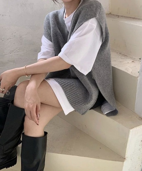 ammy.(エイミードット)の「【 ammy. / エイミードット 】 オーバーサイズ Vネック ニット ベスト(ベスト・レディース・ブラック/グレー・FREE)」の3枚目の写真