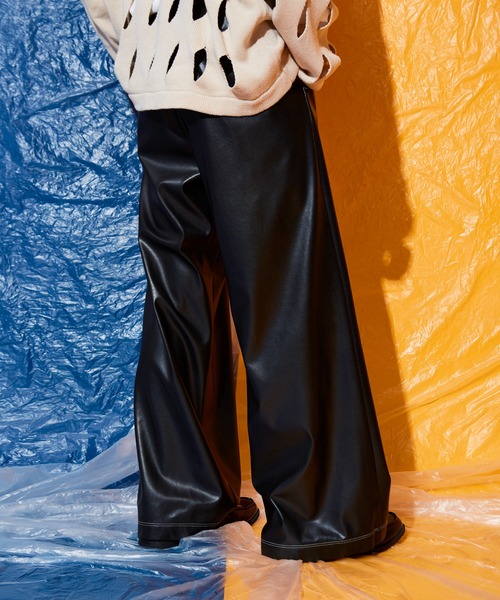 Adoon plain(アドーンプレーン)の「fake leather wide pants(その他パンツ・メンズ・ブラック/ブロンズ・SMALL/LARGE/MEDIUM)」の5枚目の写真