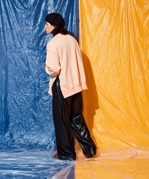 Adoon plain(アドーンプレーン)の「fake leather wide pants(その他パンツ・メンズ・ブラック/ブロンズ・SMALL/LARGE/MEDIUM)」の17枚目の写真