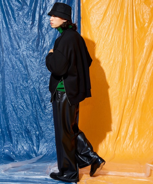 Adoon plain(アドーンプレーン)の「fake leather wide pants(その他パンツ・メンズ・ブラック/ブロンズ・SMALL/LARGE/MEDIUM)」の13枚目の写真