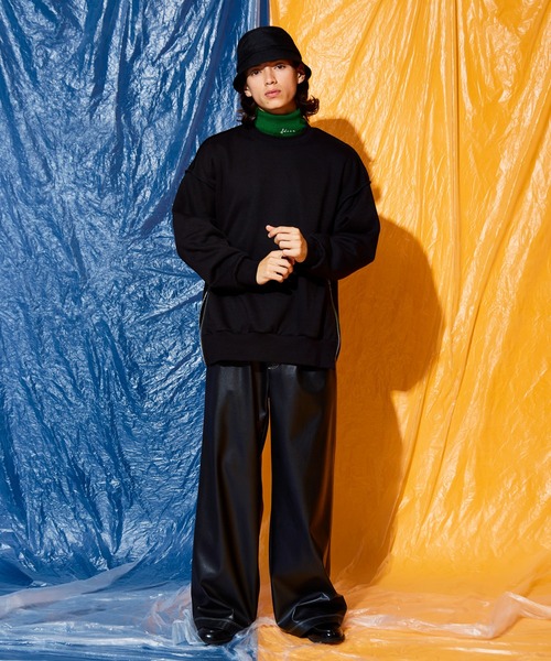 Adoon plain(アドーンプレーン)の「fake leather wide pants(その他パンツ・メンズ・ブラック/ブロンズ・SMALL/LARGE/MEDIUM)」の11枚目の写真