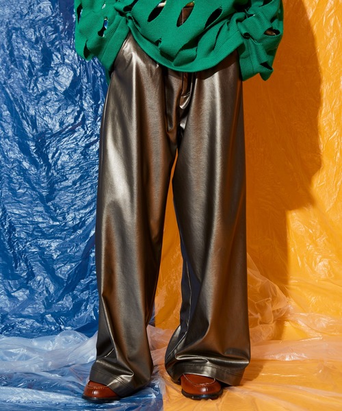 Adoon plain(アドーンプレーン)の「fake leather wide pants(その他パンツ・メンズ・ブラック/ブロンズ・SMALL/LARGE/MEDIUM)」の21枚目の写真