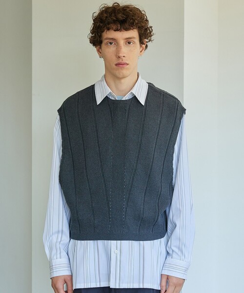 PUBLIC TOKYO(パブリックトウキョウ)の「ショートノースリーブニットベスト(ベスト・メンズ・ダークグレー/ネイビー・FREE)」の15枚目の写真