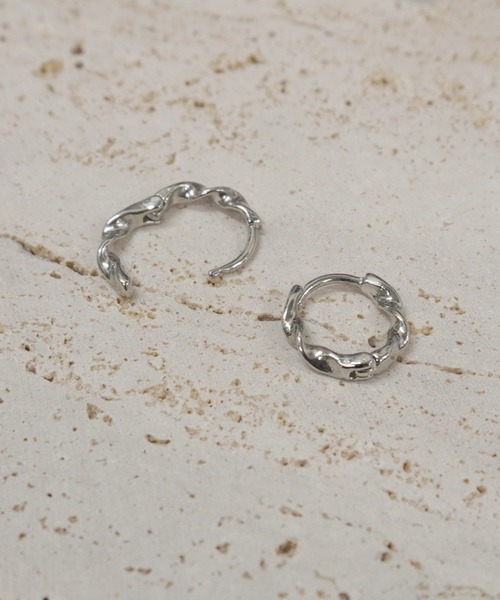 almo（アルモ）の「シングルツイストリングミニフープピアス/ペア(RO)（ピアス（両耳用）・メンズ・ゴールド/シルバー・FREE）」の3枚目の写真