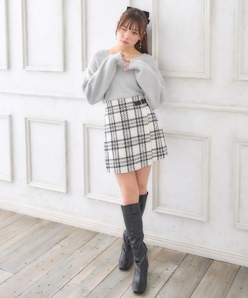 INGNI（イング）の「Vネックフェザーヤーンラメニット（ニット/セーター・レディース・アイボリー/ピンク/ブルー・M）」の6枚目の写真