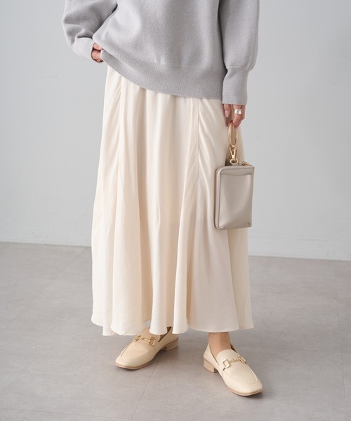 PUAL CE CIN（ピュアルセシン）の「【Du noir】パウダーサテンフレアスカート（スカート・レディース・ベージュ/ブラック/アイボリー・FREE）」の4枚目の写真