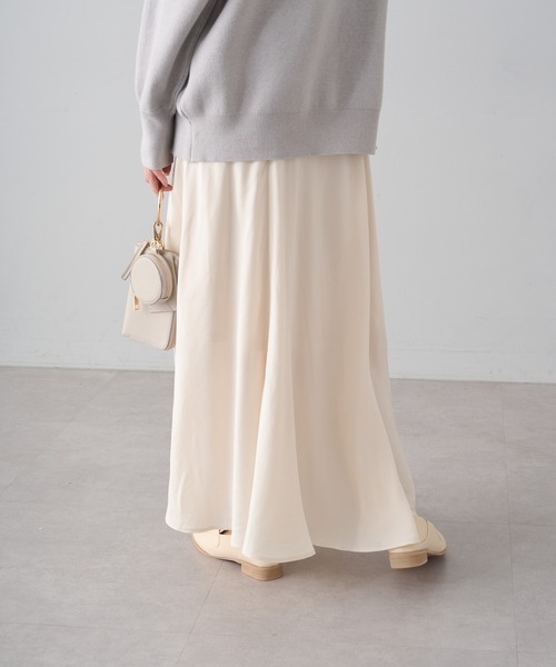 PUAL CE CIN（ピュアルセシン）の「【Du noir】パウダーサテンフレアスカート（スカート・レディース・ベージュ/ブラック/アイボリー・FREE）」の6枚目の写真