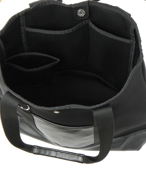 LAKOLE（ラコレ）の「ネオプレーンシンプルトートバッグ / 996077（トートバッグ・メンズ・ブラック/サンドグレー/チャコール・FREE）」の10枚目の写真