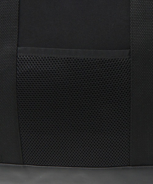 LAKOLE（ラコレ）の「ネオプレーンシンプルトートバッグ / 996077（トートバッグ・メンズ・ブラック/サンドグレー/チャコール・FREE）」の11枚目の写真