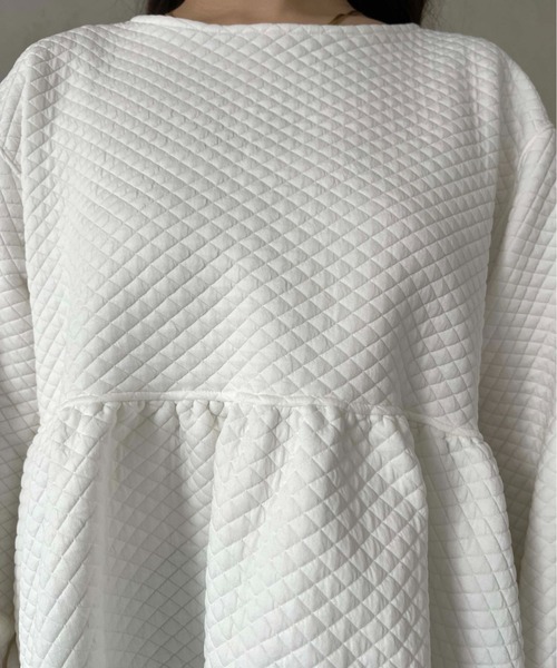 prose verse(プロズヴェール)の「バックリボンキルティングペプラムトップス(Tシャツ/カットソー・レディース・オフホワイト/ブラック・MEDIUM)」の10枚目の写真