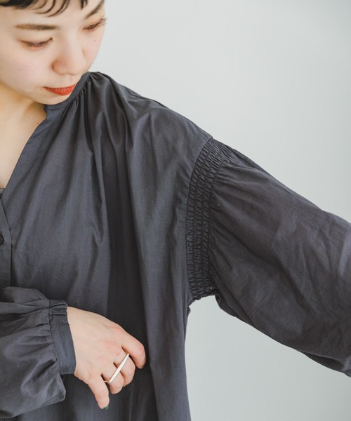 ITEMS URBANRESEARCH（アイテムズ アーバンリサーチ）の「ボイルボリュームワンピース（ワンピース・レディース・チャコールグレー/アイボリー/グリーン・FREE）」の11枚目の写真