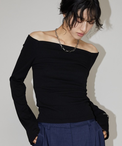 Aunt Marie's(アントマリーズ)の「オフショルロングスリーブトップス(Tシャツ/カットソー・レディース・アイボリー/ブラック/ネイビー・FREE)」の3枚目の写真