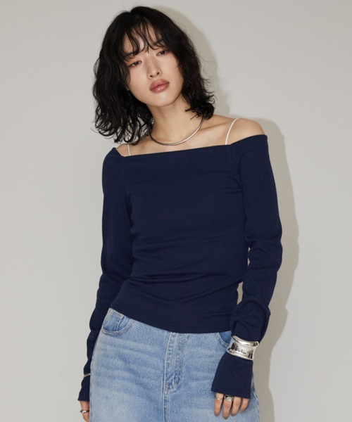 Aunt Marie's(アントマリーズ)の「オフショルロングスリーブトップス(Tシャツ/カットソー・レディース・アイボリー/ブラック/ネイビー・FREE)」の5枚目の写真