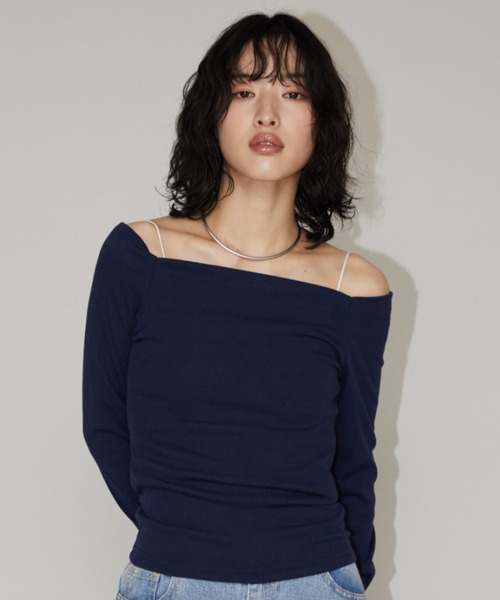 Aunt Marie's(アントマリーズ)の「オフショルロングスリーブトップス(Tシャツ/カットソー・レディース・アイボリー/ブラック/ネイビー・FREE)」の6枚目の写真