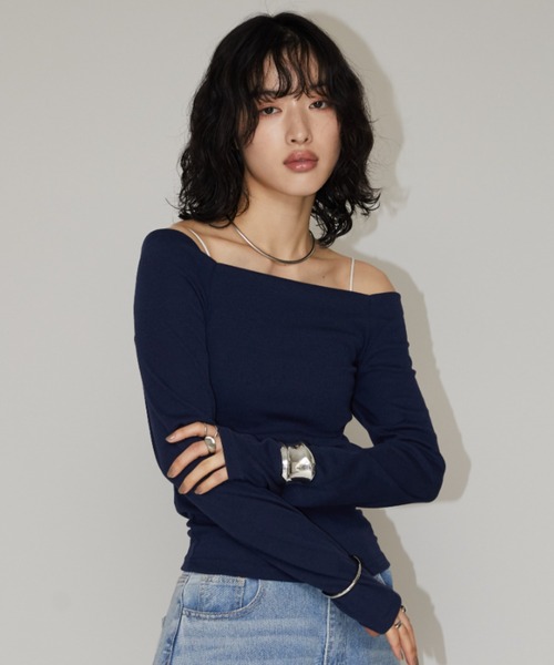 Aunt Marie's(アントマリーズ)の「オフショルロングスリーブトップス(Tシャツ/カットソー・レディース・アイボリー/ブラック/ネイビー・FREE)」の7枚目の写真