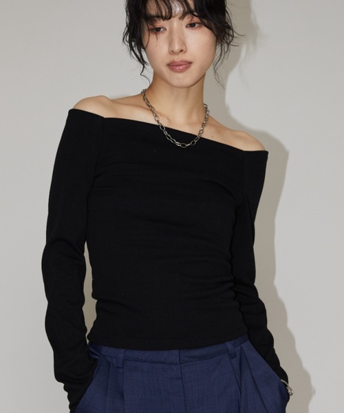 Aunt Marie's(アントマリーズ)の「オフショルロングスリーブトップス(Tシャツ/カットソー・レディース・アイボリー/ブラック/ネイビー・FREE)」の18枚目の写真