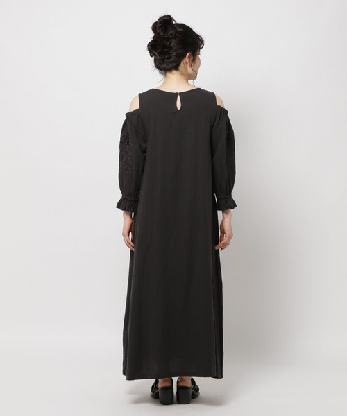 niko and...（ニコアンド）の「刺繍オフショルマキシワンピース（ワンピース・レディース・オレンジ/アイボリー/ブラック・MEDIUM/LARGE）」の13枚目の写真