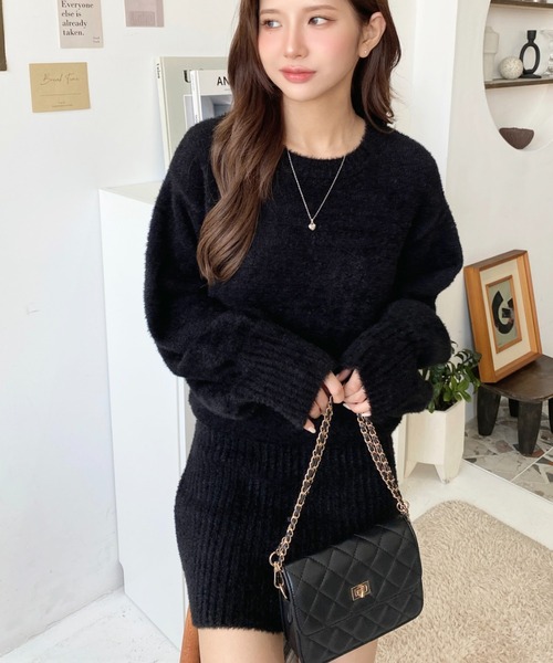 moment+（モーメントプラス）の「6Gフェザーヤーンタイトニット